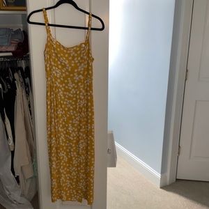 Selling a yellow sun dress from Revolve! Gently used!